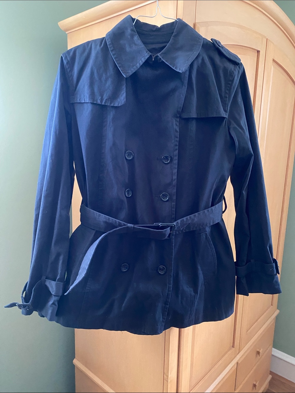 Sarah Jessica Parker black short waisted trench coat w/ removable lining